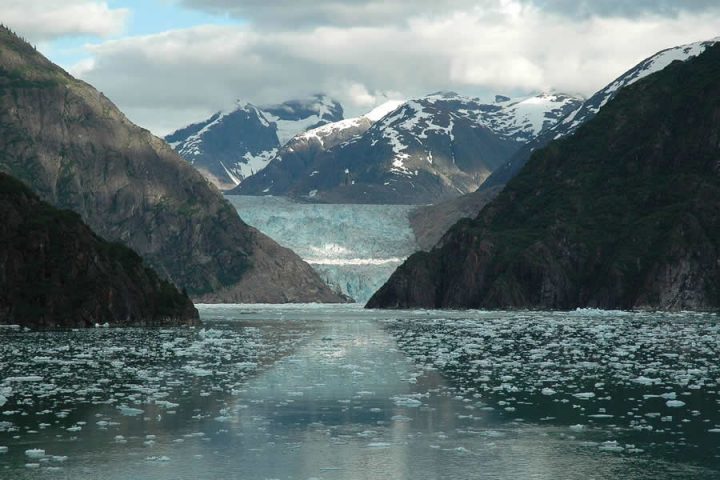 Tracy Arm Fjord - mountains